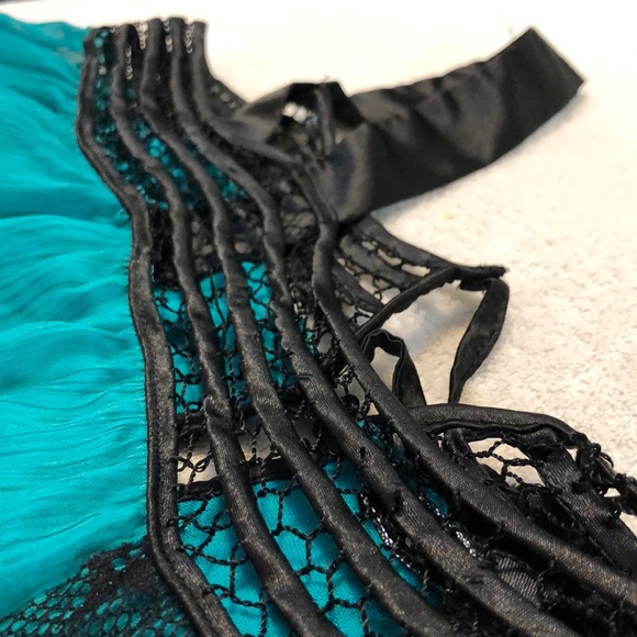 Turquoise off-the-shoulder blouse - Picture 3 of 5